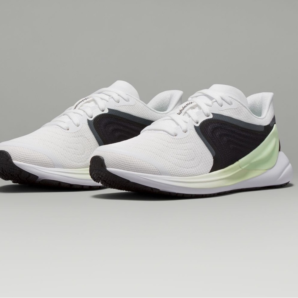 Brand new - lululemon blissfeel 2